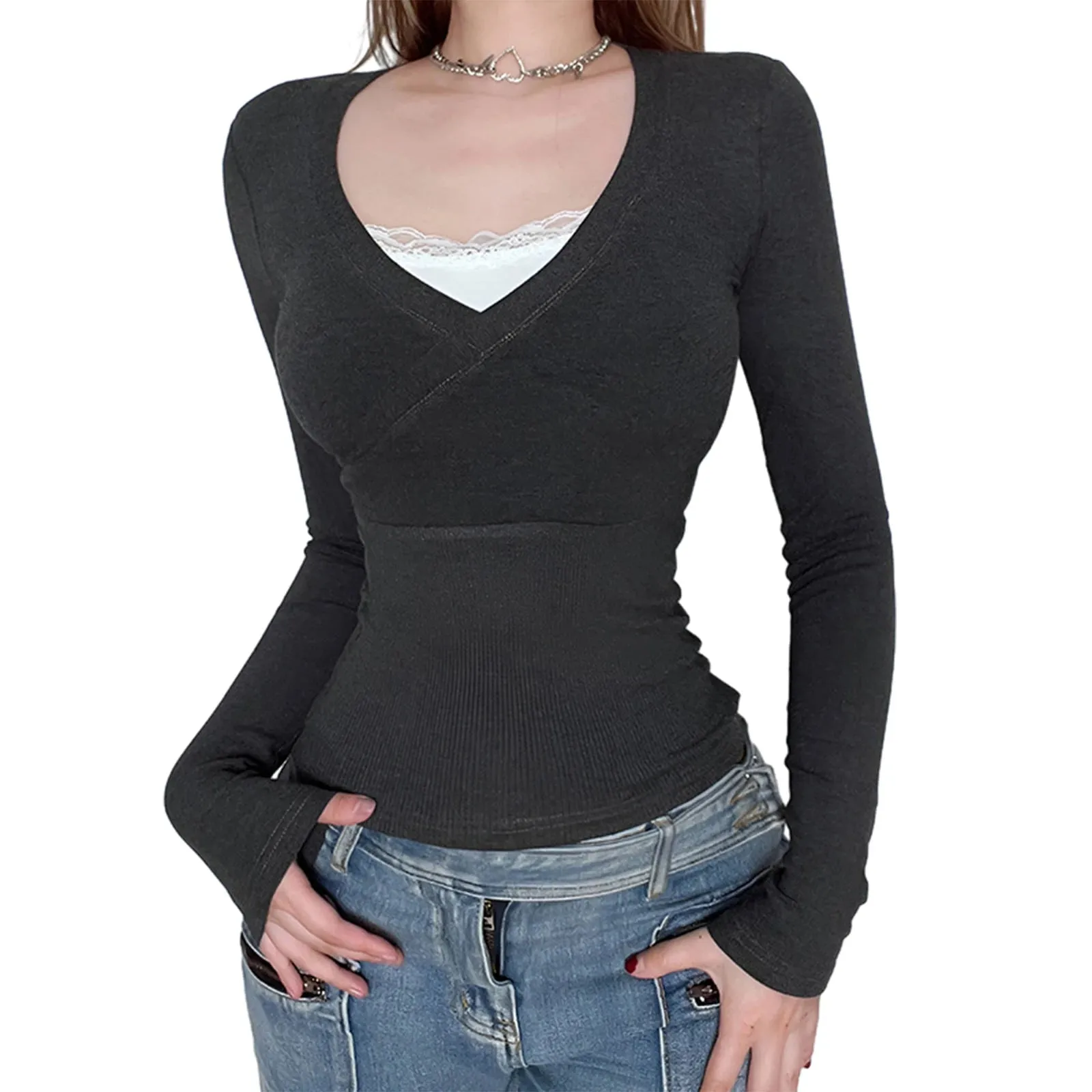 Crop Top mit Spitze und V-Ausschnitt im Grunge-Stil